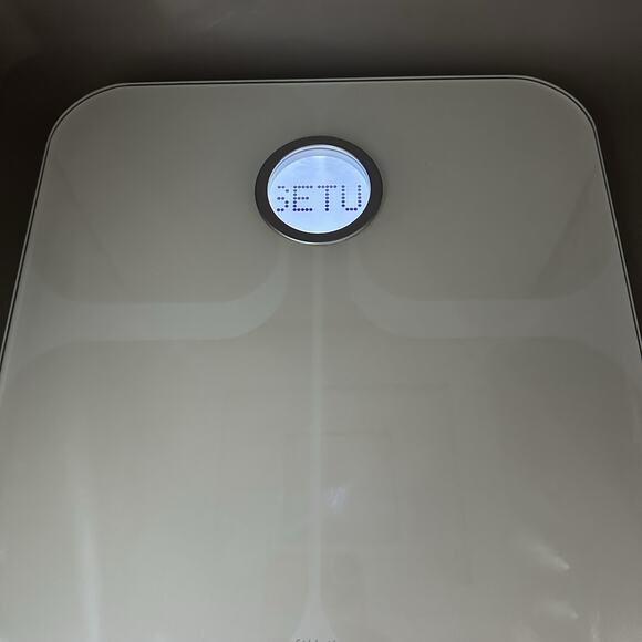 Fitbit Aria Wi-Fi Smart App Fitness Scale BMI/ Body Fat FB201W White Tested - Picture 1 of 5